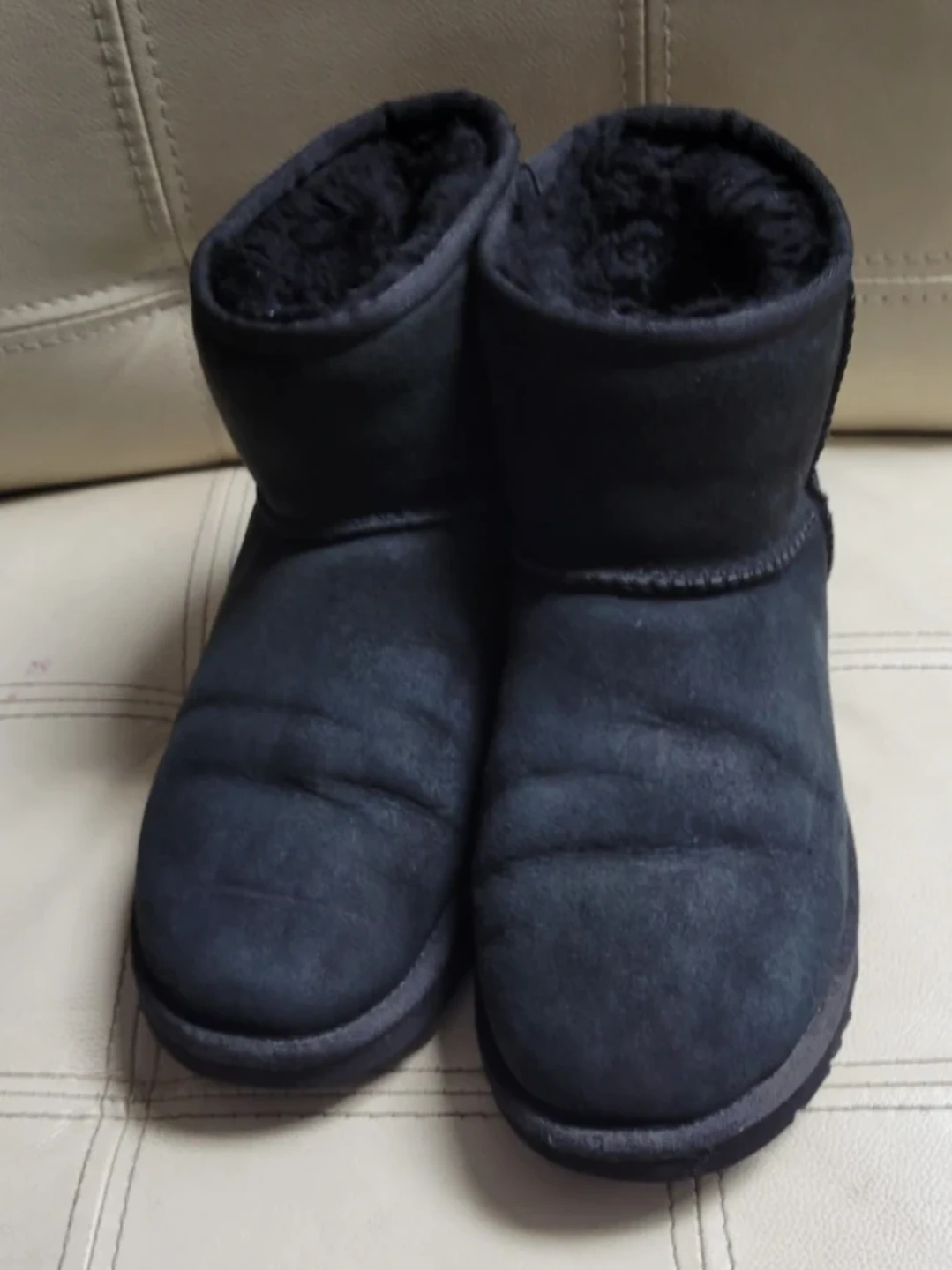 Black UGG Australia boots sz 8