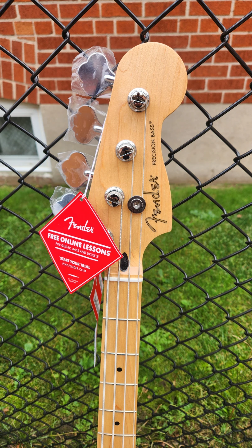 Fender Player Series Precision Bass - photo 3