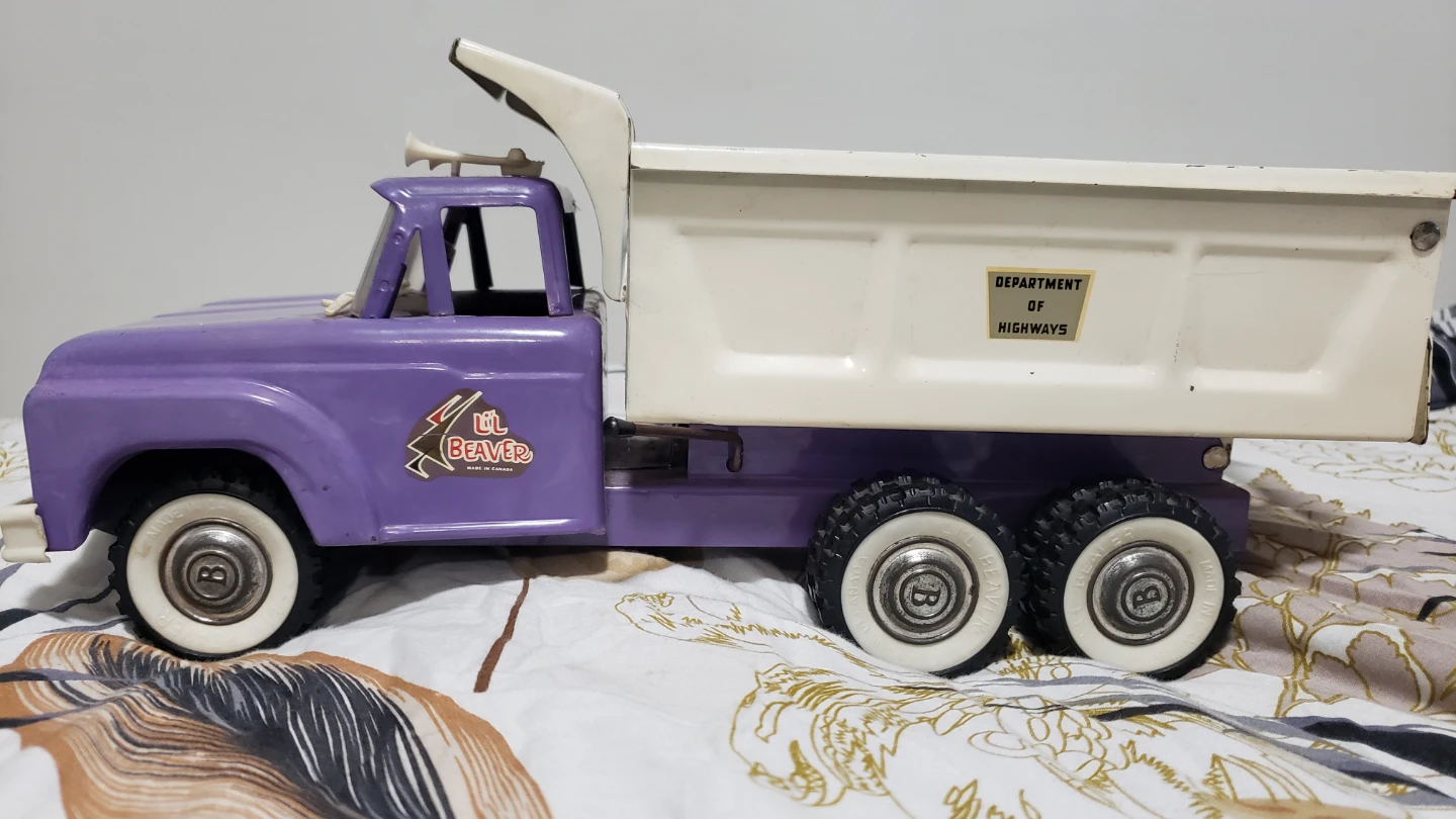Vintage Lil Beaver Metal Dump Truck