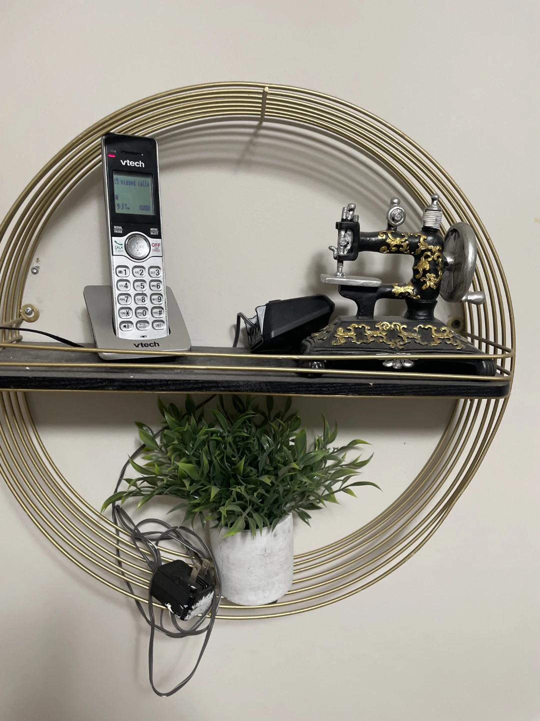 Round Gold Wire Wall Shelf - photo 2