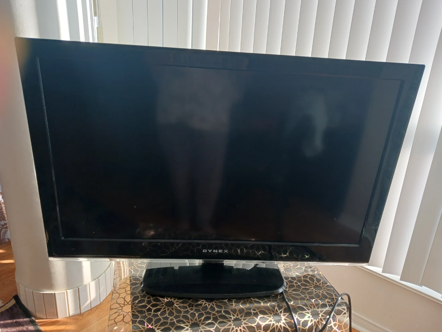 Dynex 40-inch LCD Color TV