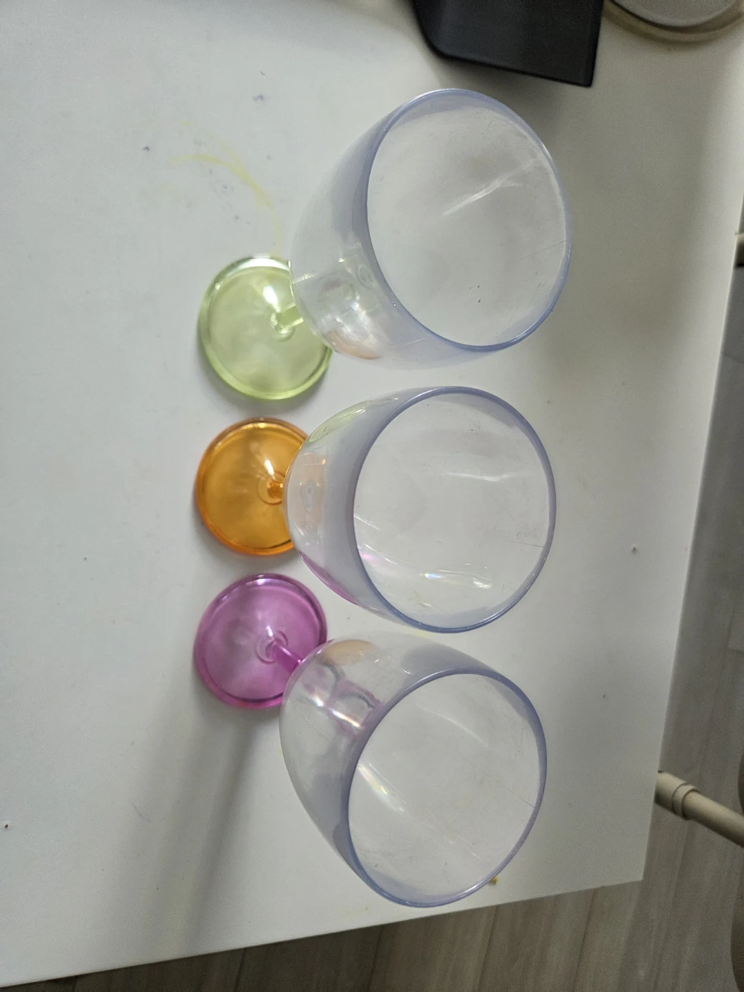 Set of 3 Colorful Plastic Wine Glasses - photo 5