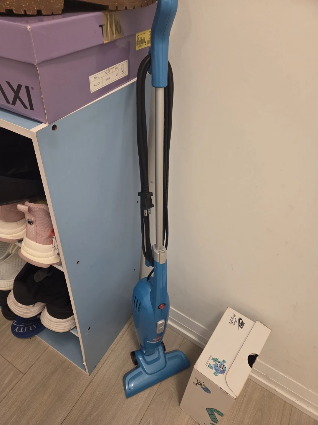Bissell Featherweight Stick Vacuum - photo 2