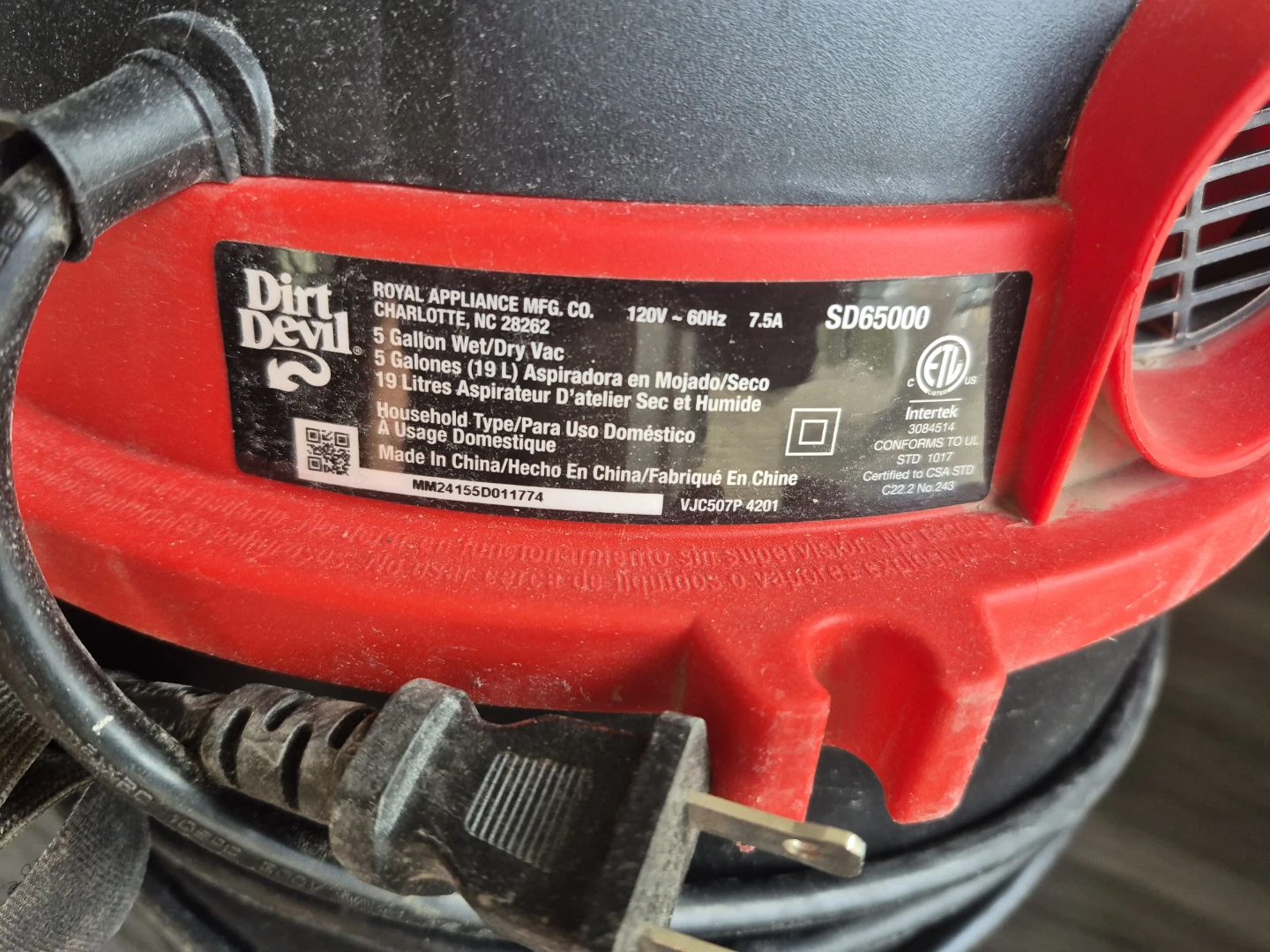 Dirt Devil 5 Gallon Wet/Dry Vac - photo 2