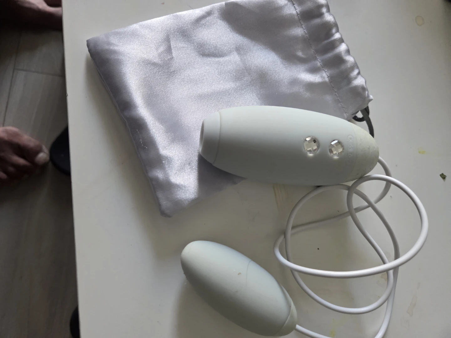 White Rechargeable Pleasure Device - photo 3