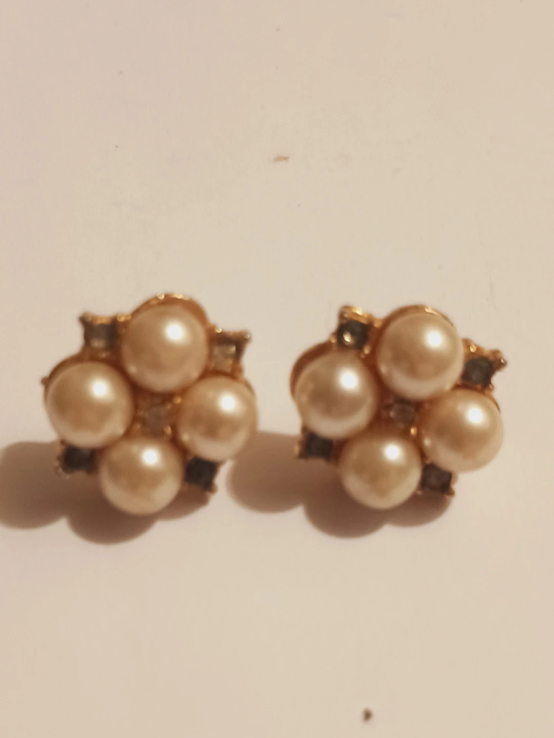 Cute Small Pearl Cluster Stud Earrings - photo 2