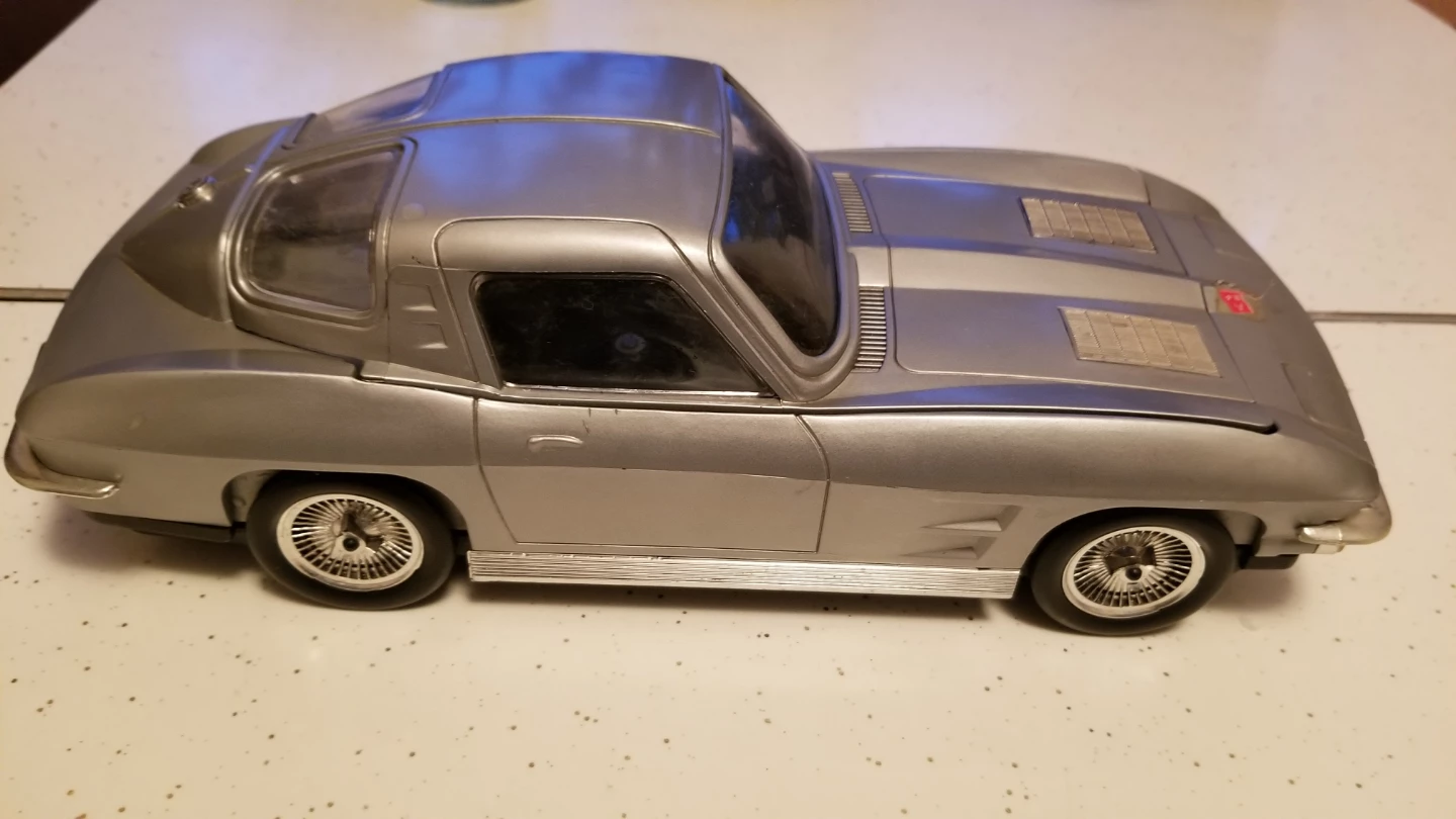 1963 Chevrolet Corvette Split Window Model Car - photo 2