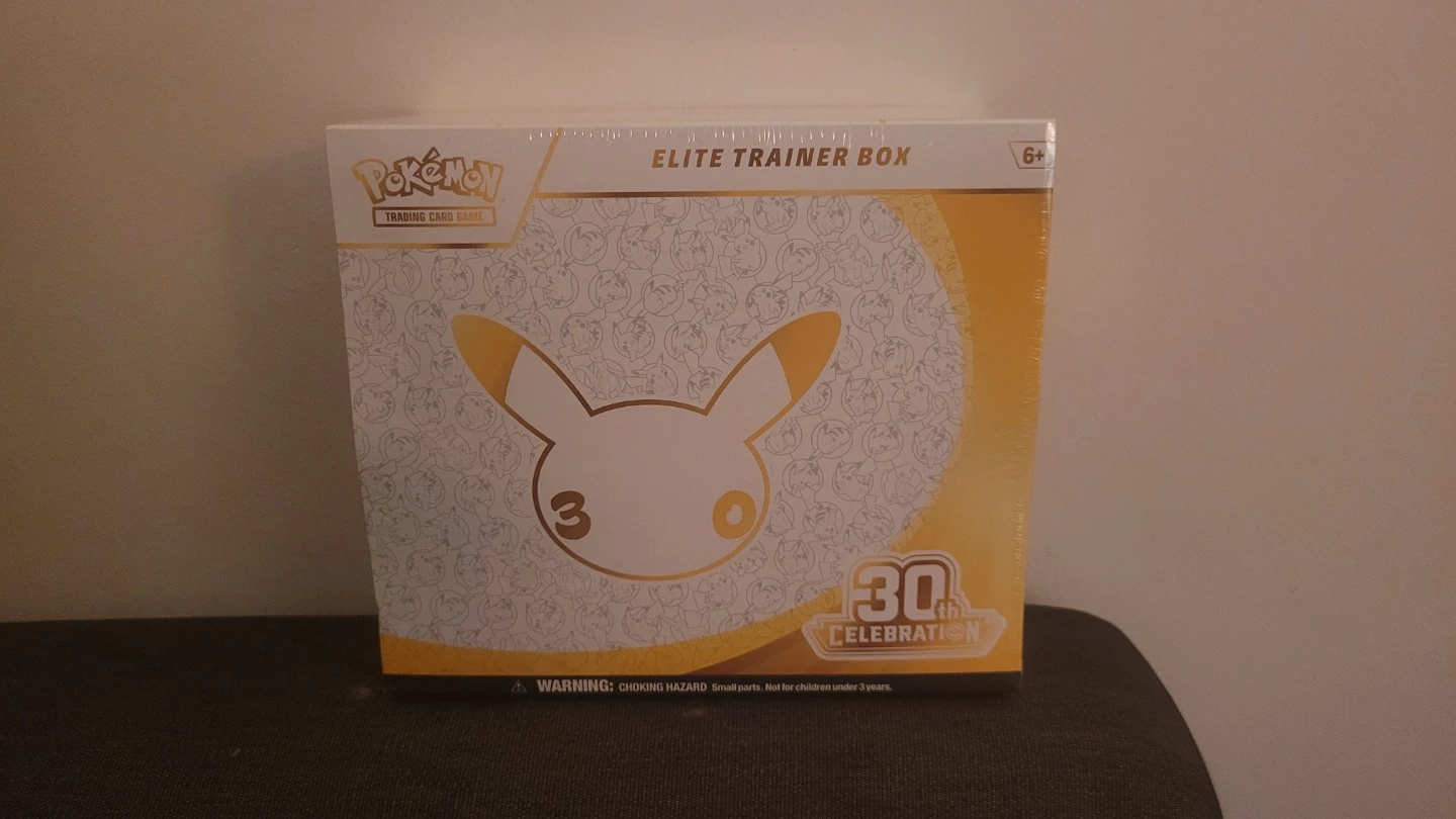 Pokemon TCG 30th Celebration ETB