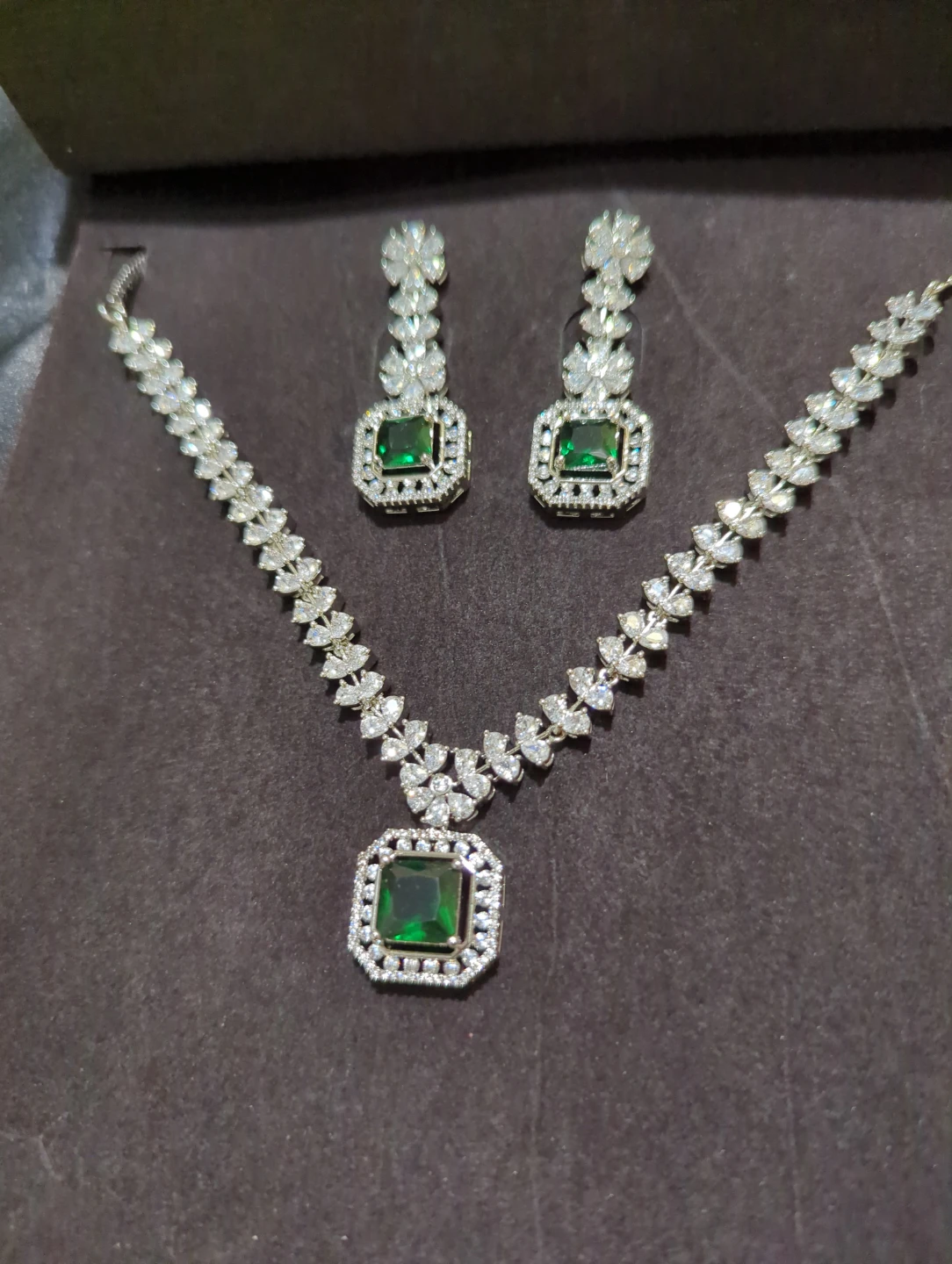 Emerald Green Crystal Set, quality guaranteed