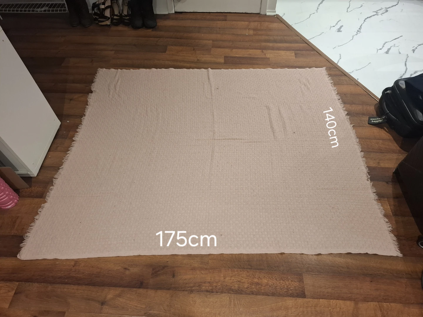 Set of Three Assorted Throws - photo 3