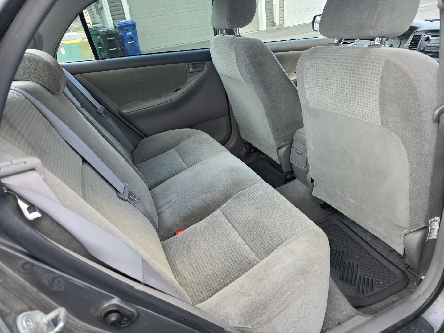 Grey Toyota Corolla 2006 - photo 4