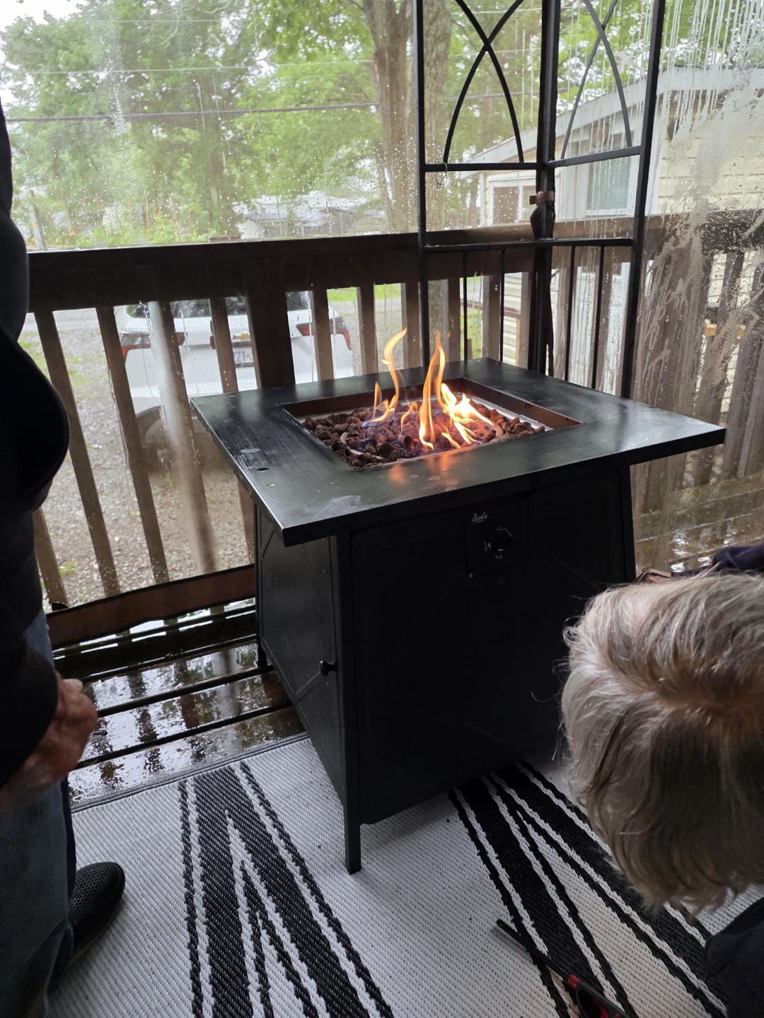 Gas fire place like new full tank