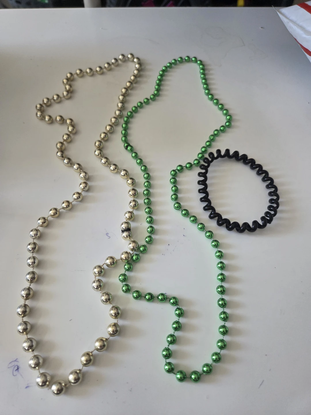 Two bead necklaces and one spiral hair tie - photo 3