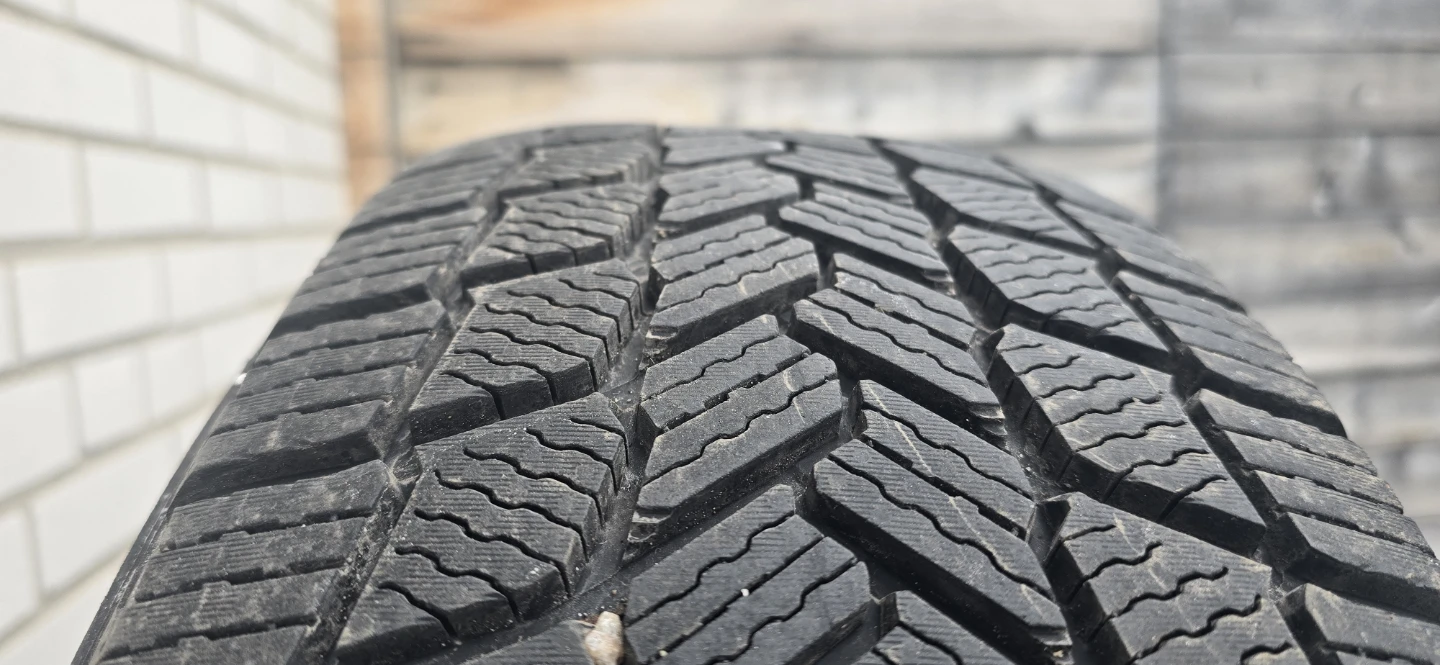 Michelin X-Ice Snow SUV Tire 235/70 R16 - photo 3