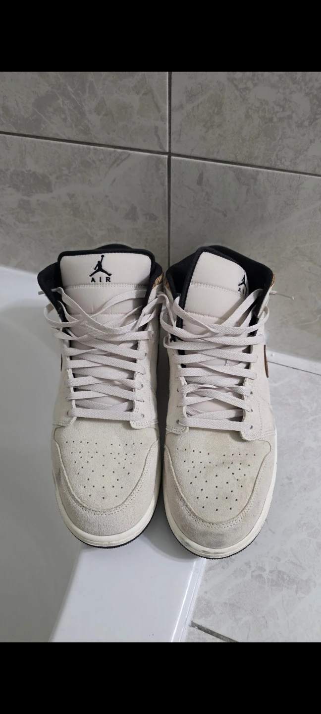 Air Jordan Mid Sneakers