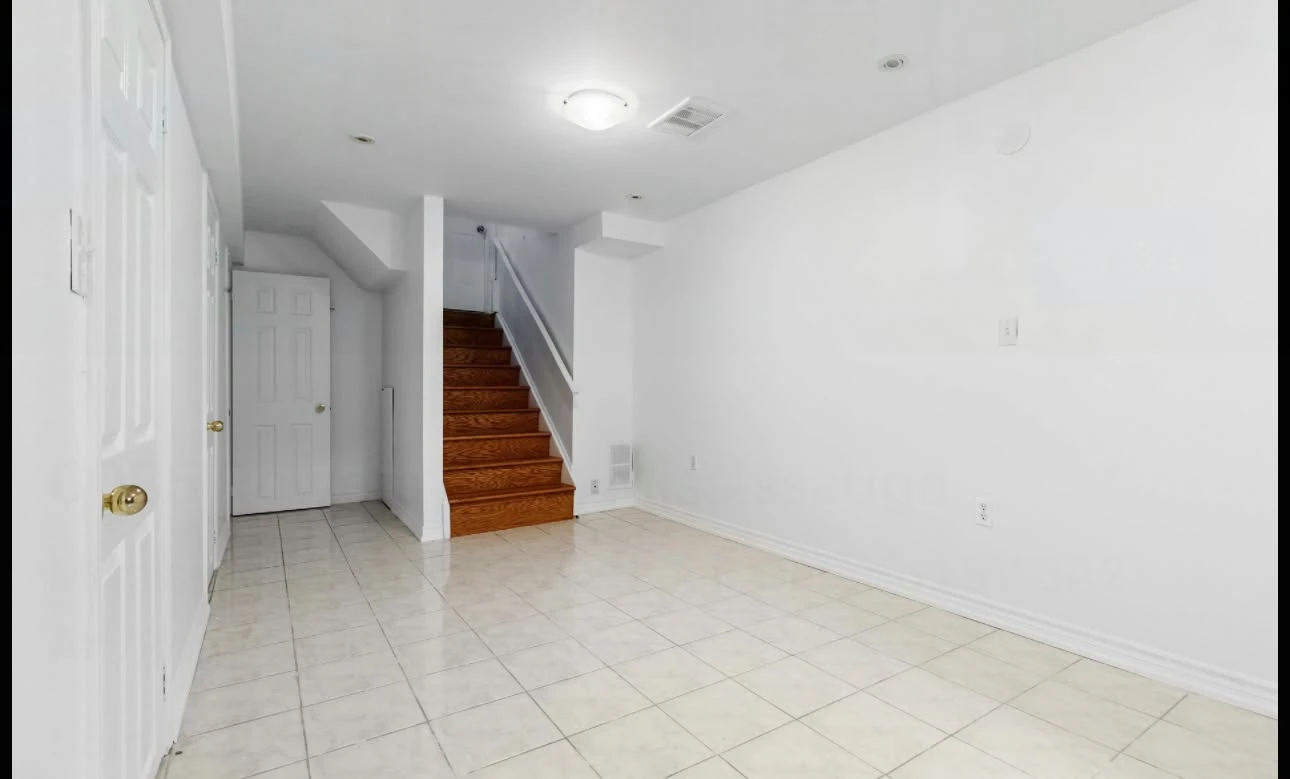 1 BEDROOM BASEMENT -NOV 1 AVAILABLE - photo 2