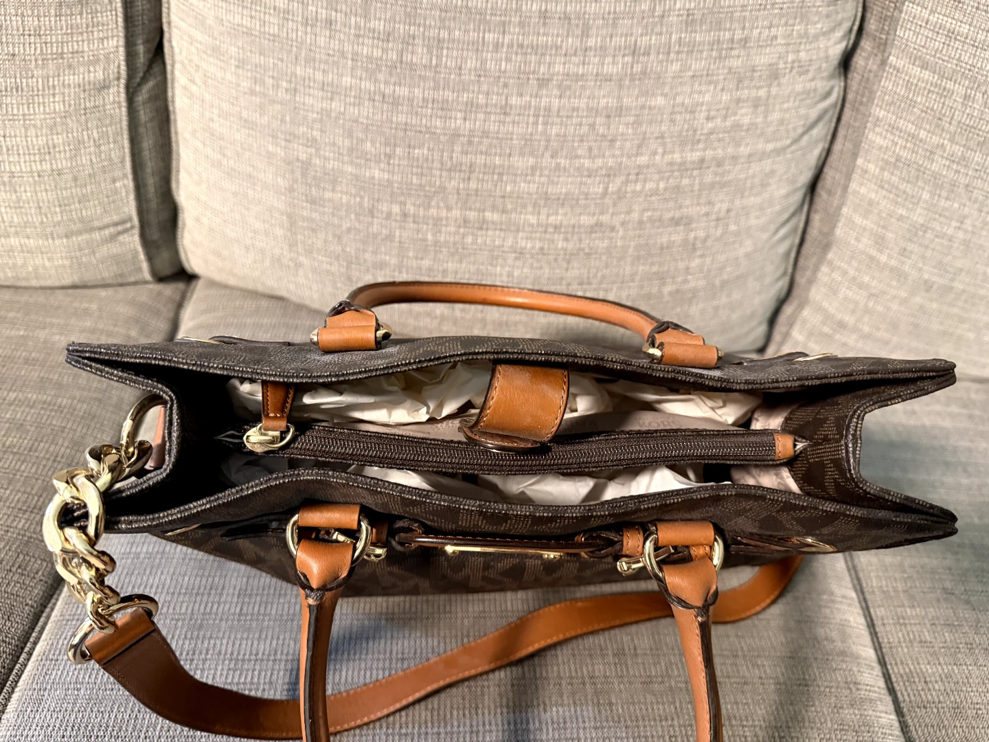 Michael Kors Signature Tote Bag - photo 3
