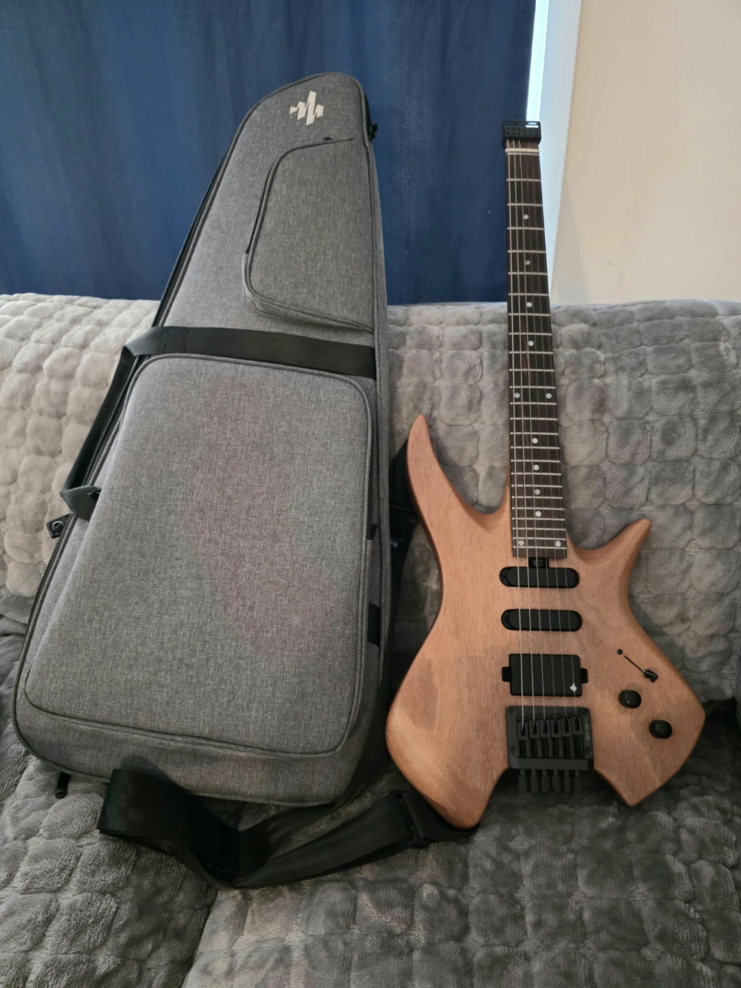 Donner headless electric guitar - photo 2