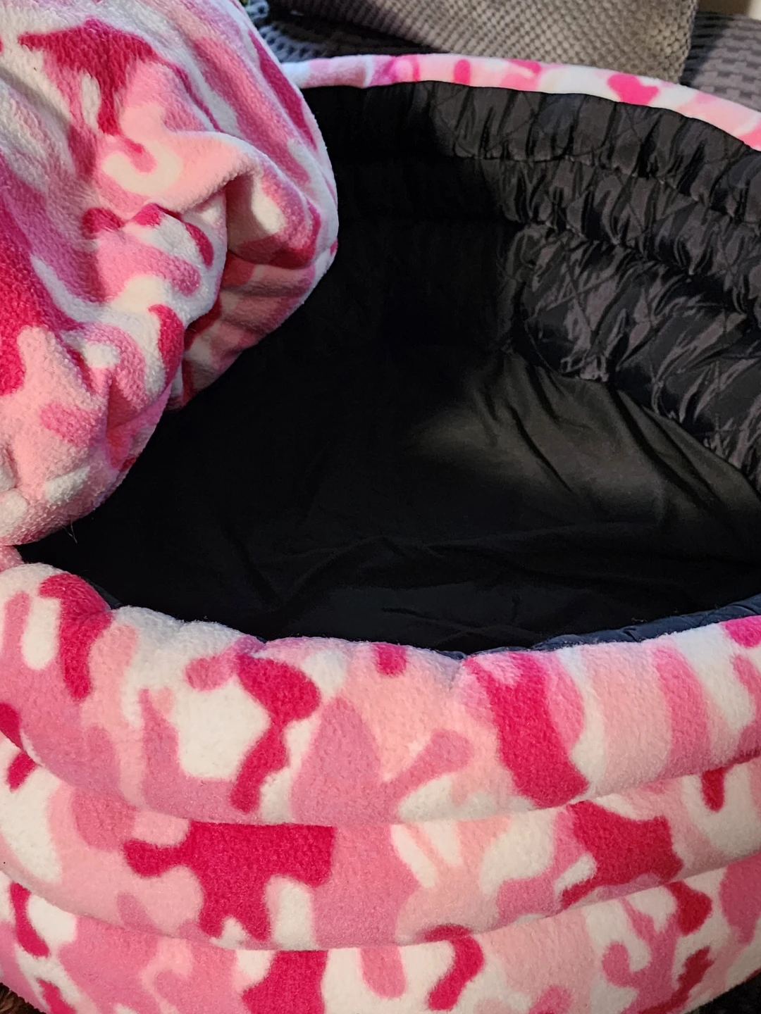 Two plush pet beds - photo 3