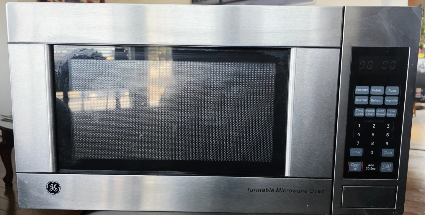 GE Microwave Oven JES1140STC