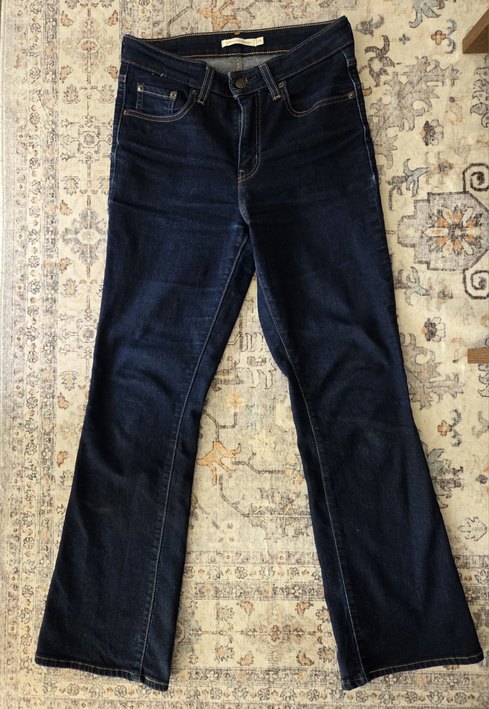 Levi's 725 Bootcut Jeans - Size 28