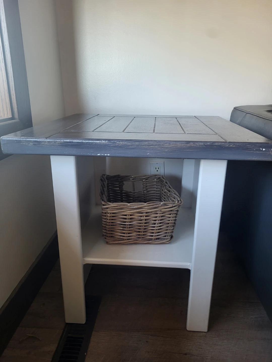 Coffee Table and Side Tables with Baskets - photo 3