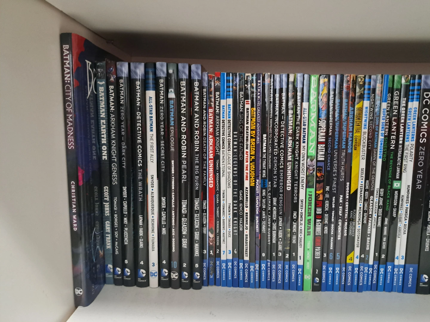 Large Collection of DC and Marvel Graphic Novels - photo 4