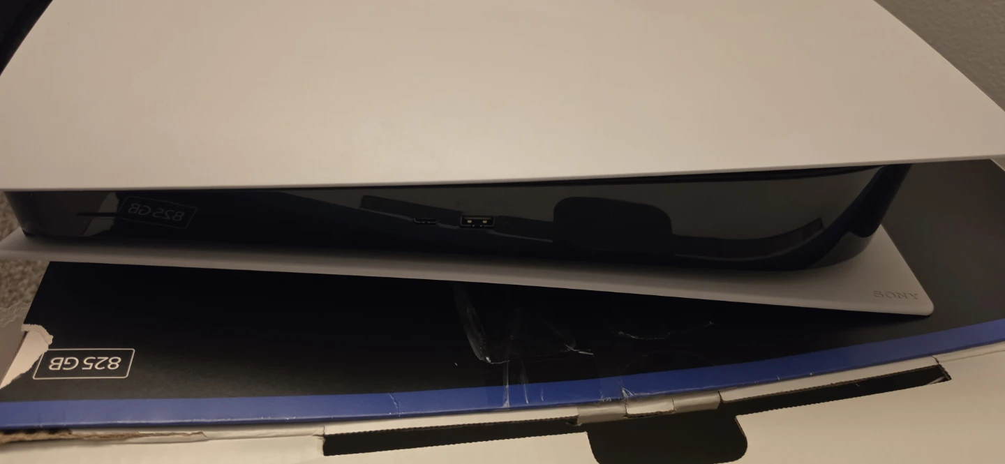 Sony PlayStation 5 Console 825GB - photo 3