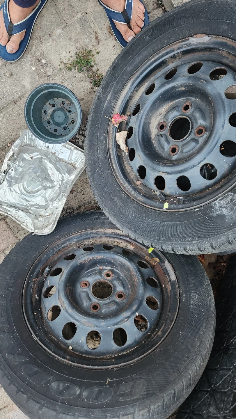 Two tyre rim P185/65R14