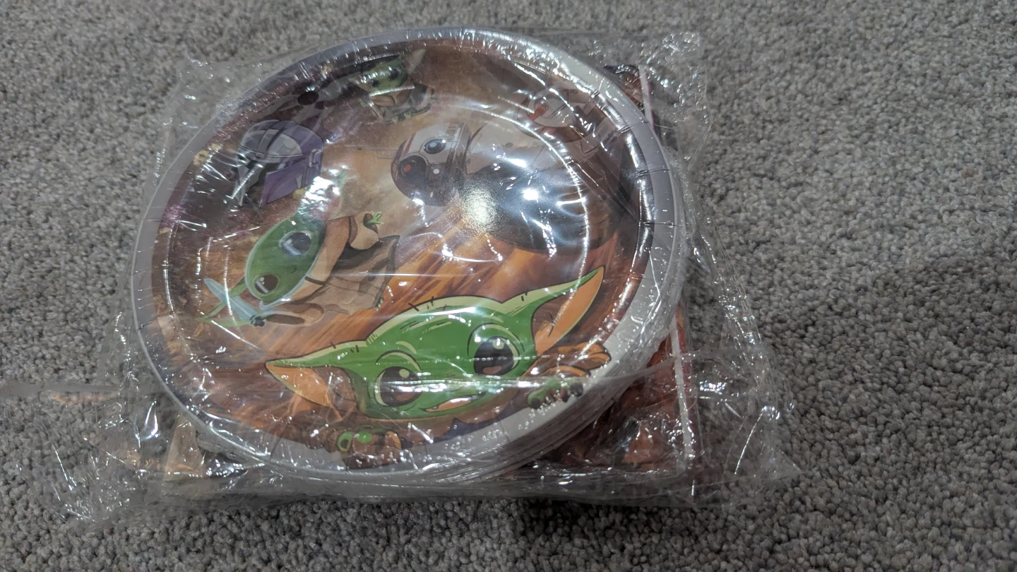 Baby Yoda Star wars napkins and dessert plates - photo 2