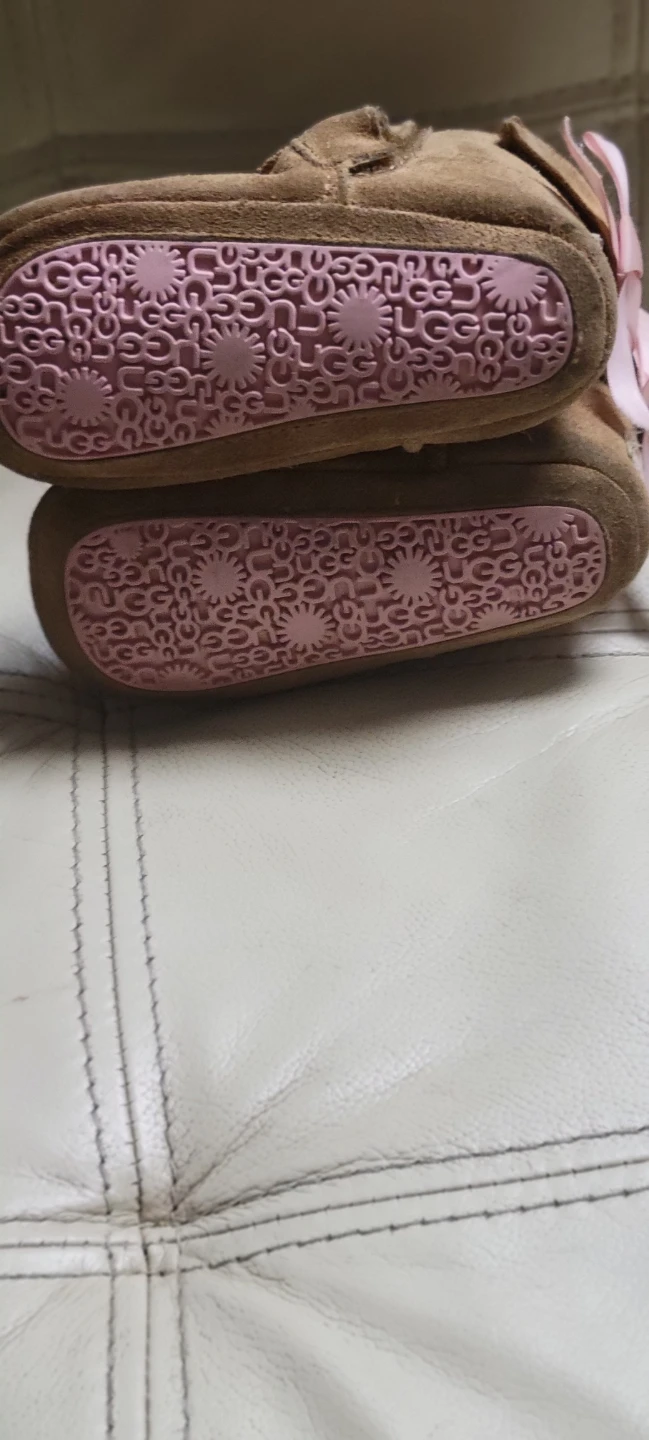 UGG Toddler  bailey bow Suede Boots sz  4/5 - photo 5