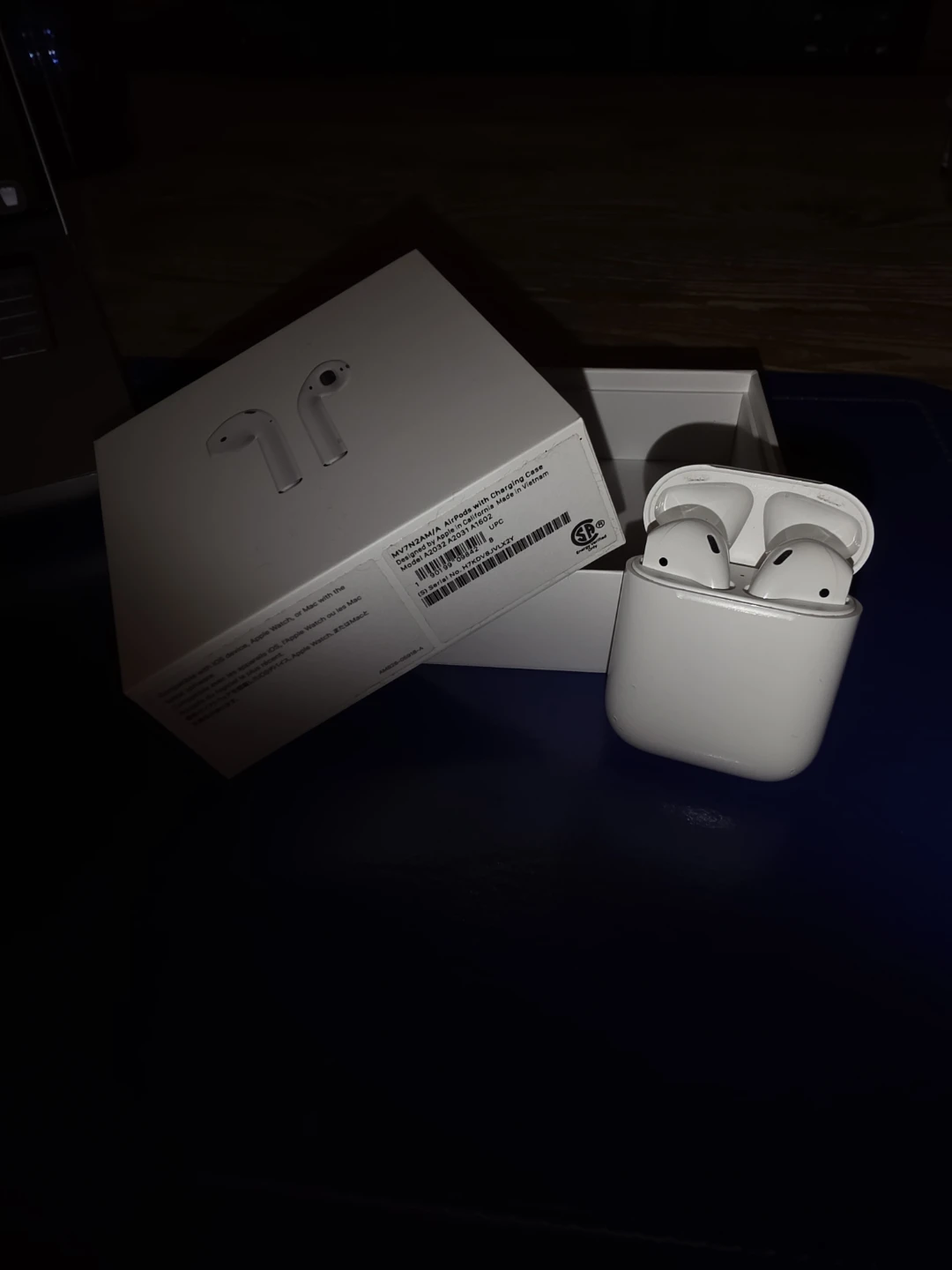 Apple Airpods (2nd Generation) with Charging Case - White
