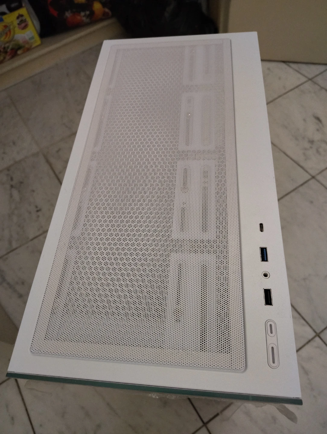 Lian Li O11 Dynamic Mini White PC Case - photo 4