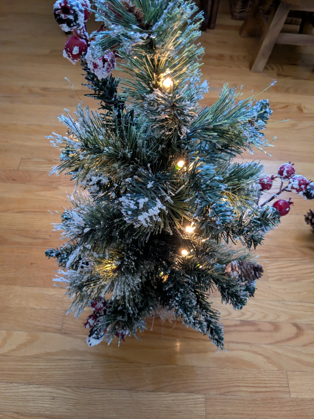 Desktop Pre-lit Flocked Christmas Tree