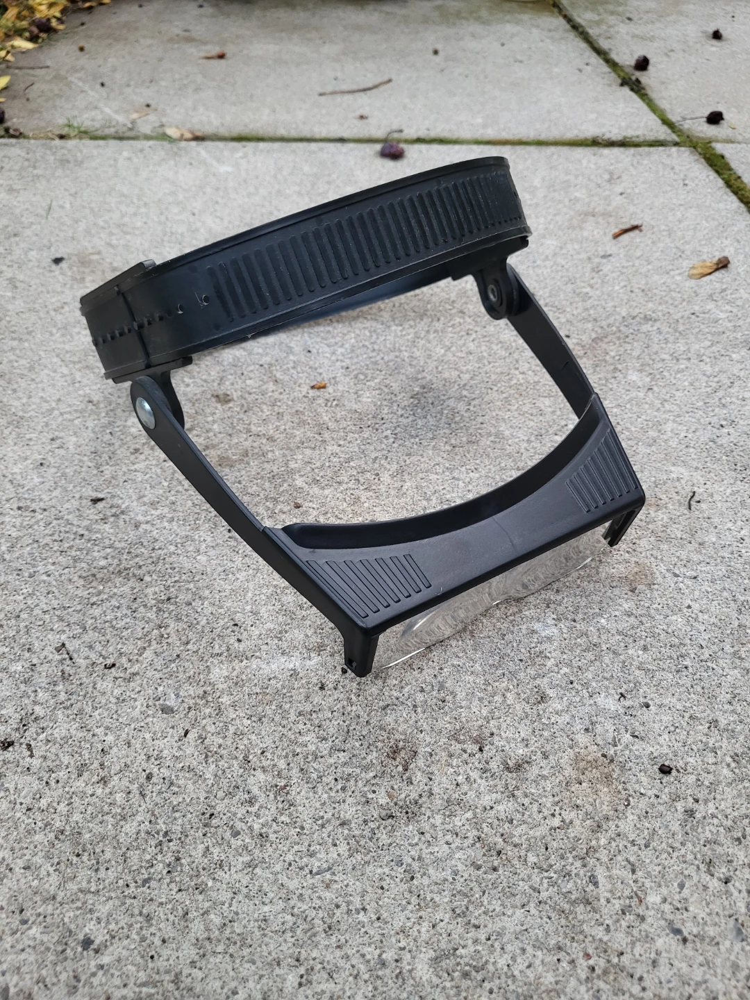 Head-Mounted Magnifying Glasses