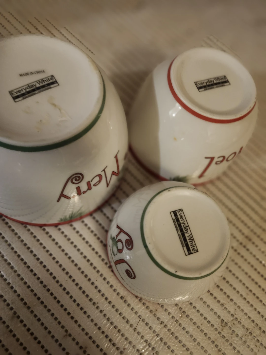 Everyday White Christmas Nesting Bowls - photo 3