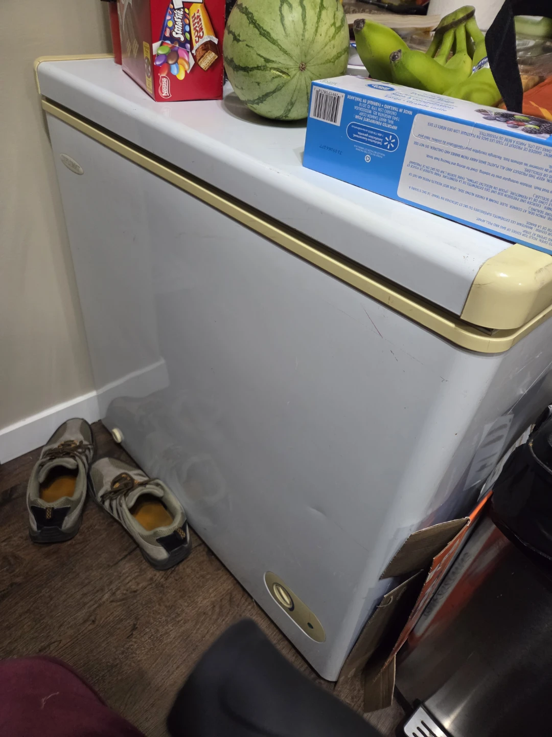 Apartment deep freezer