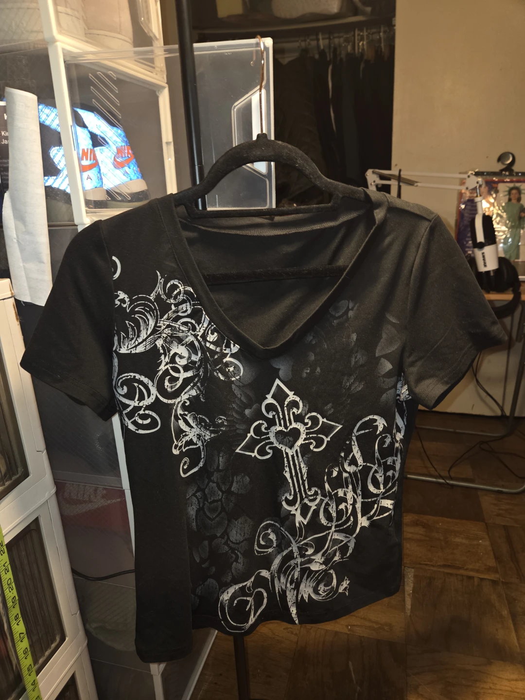 Romwe 'Hearts, Crosses, & Vines' Statement Shirt in a Ladies L - photo 2