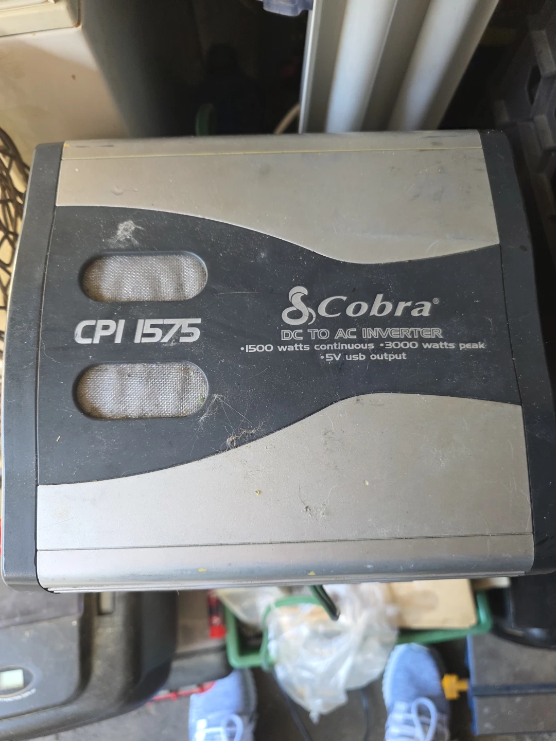 Cobra CPI 1575 DC to AC Inverter - photo 2