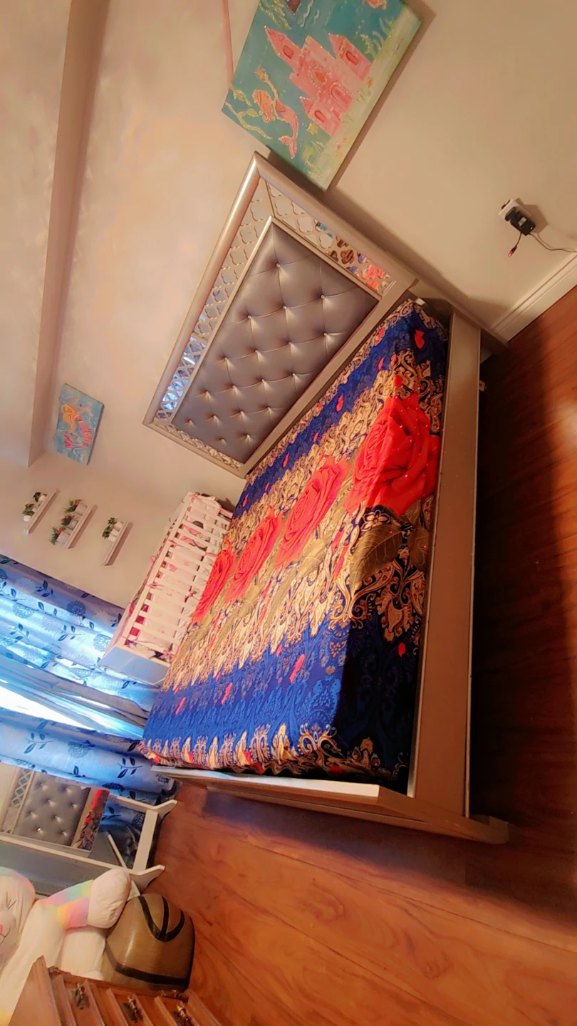 King size bed with mattress - photo 2