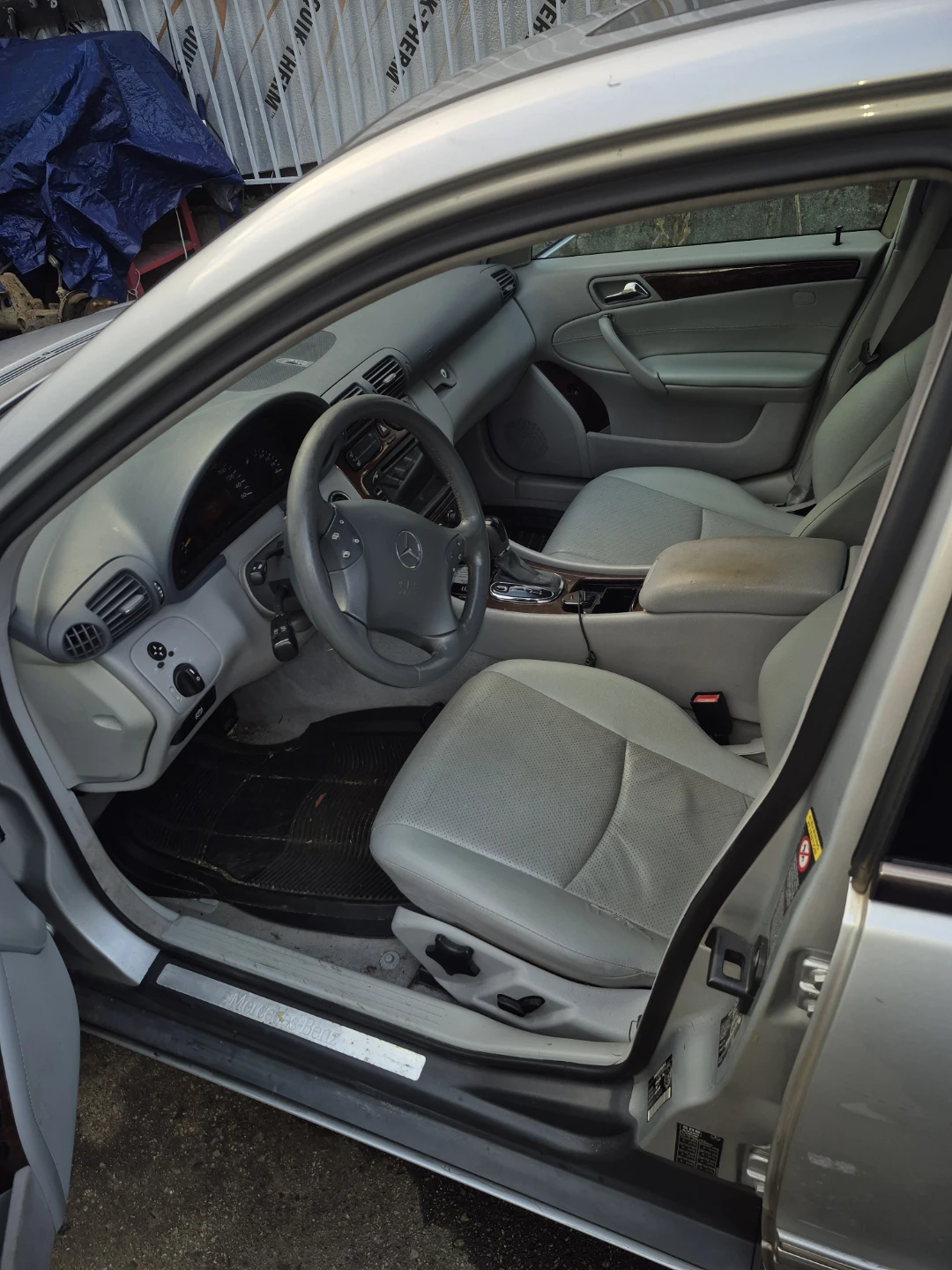 2001 mercedes c240 RWD - photo 2