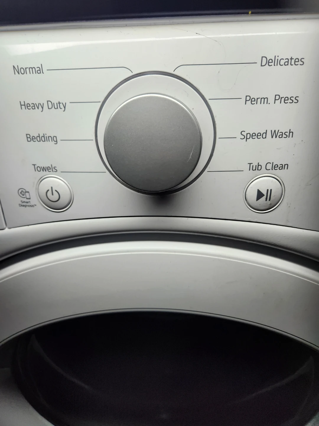 LG Washer like new scratch & dent on side - photo 2
