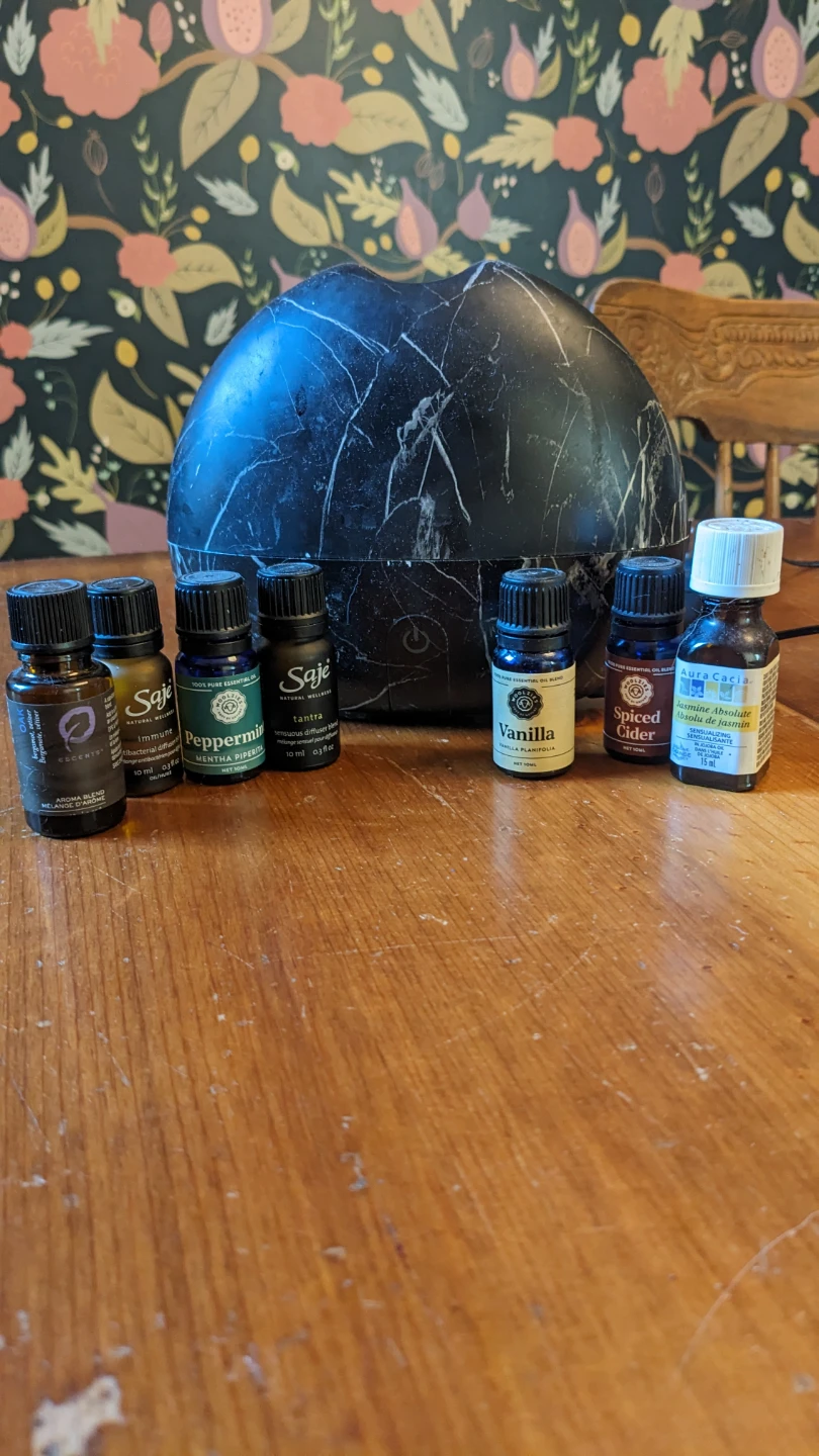 Saje Aroma Breeze Diffuser with Assorted Essential Oils