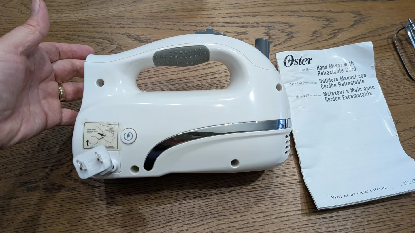 Oster Hand Mixer with Retractable Cord - photo 4