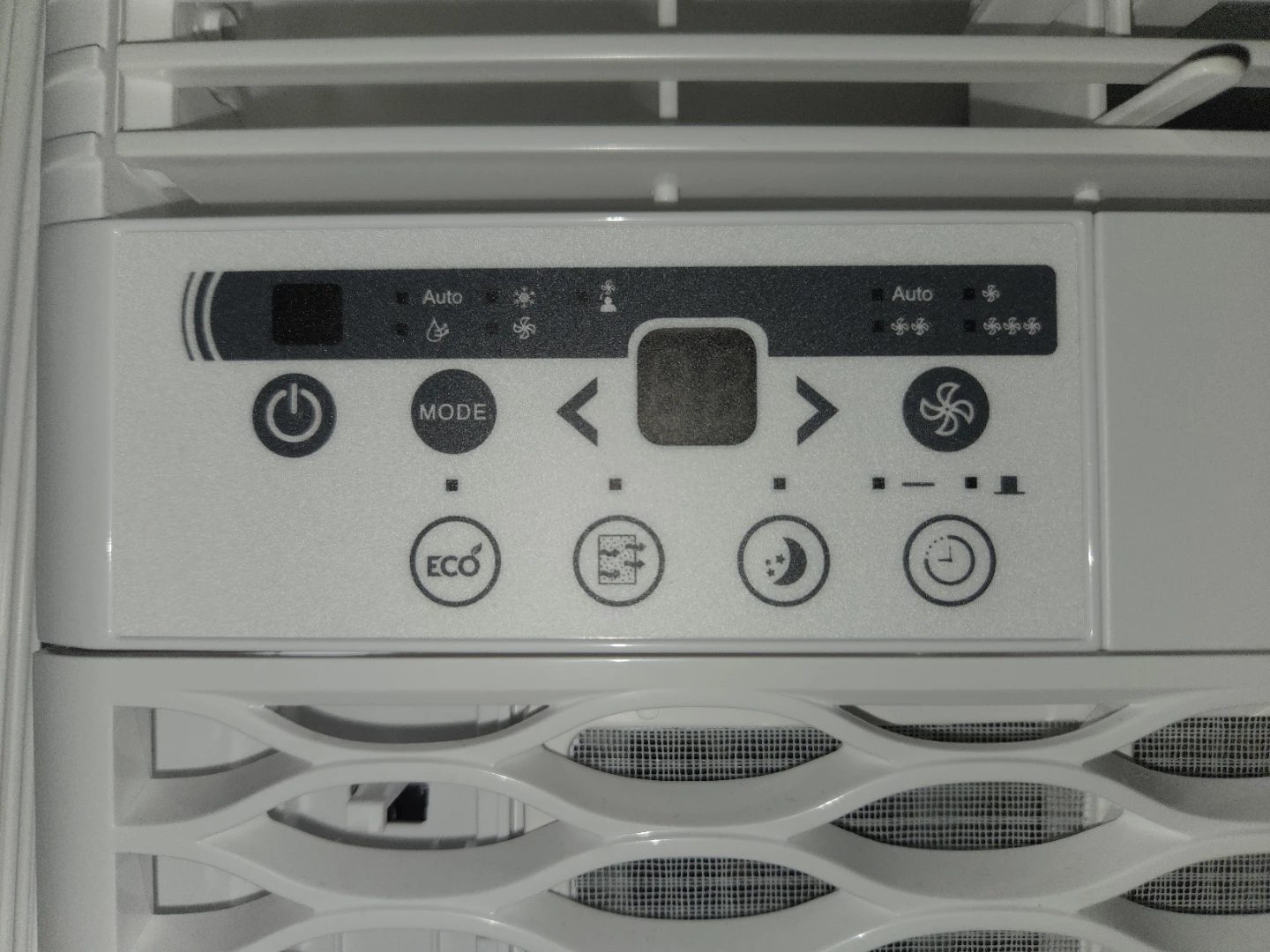 Danby 8000 BTU Window Air Conditioner - photo 2