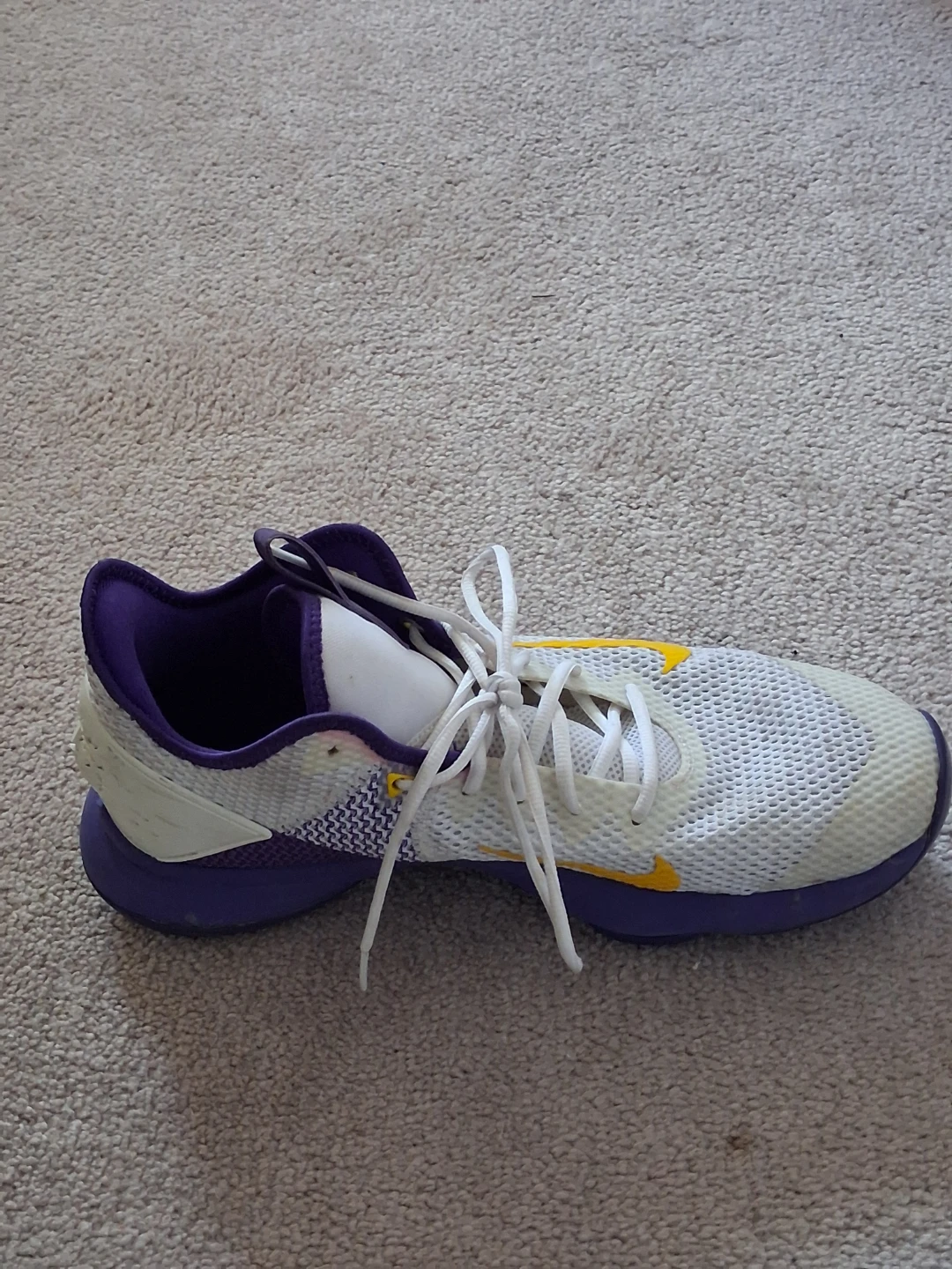Nike LeBron Witness Basketball Shoes - photo 4
