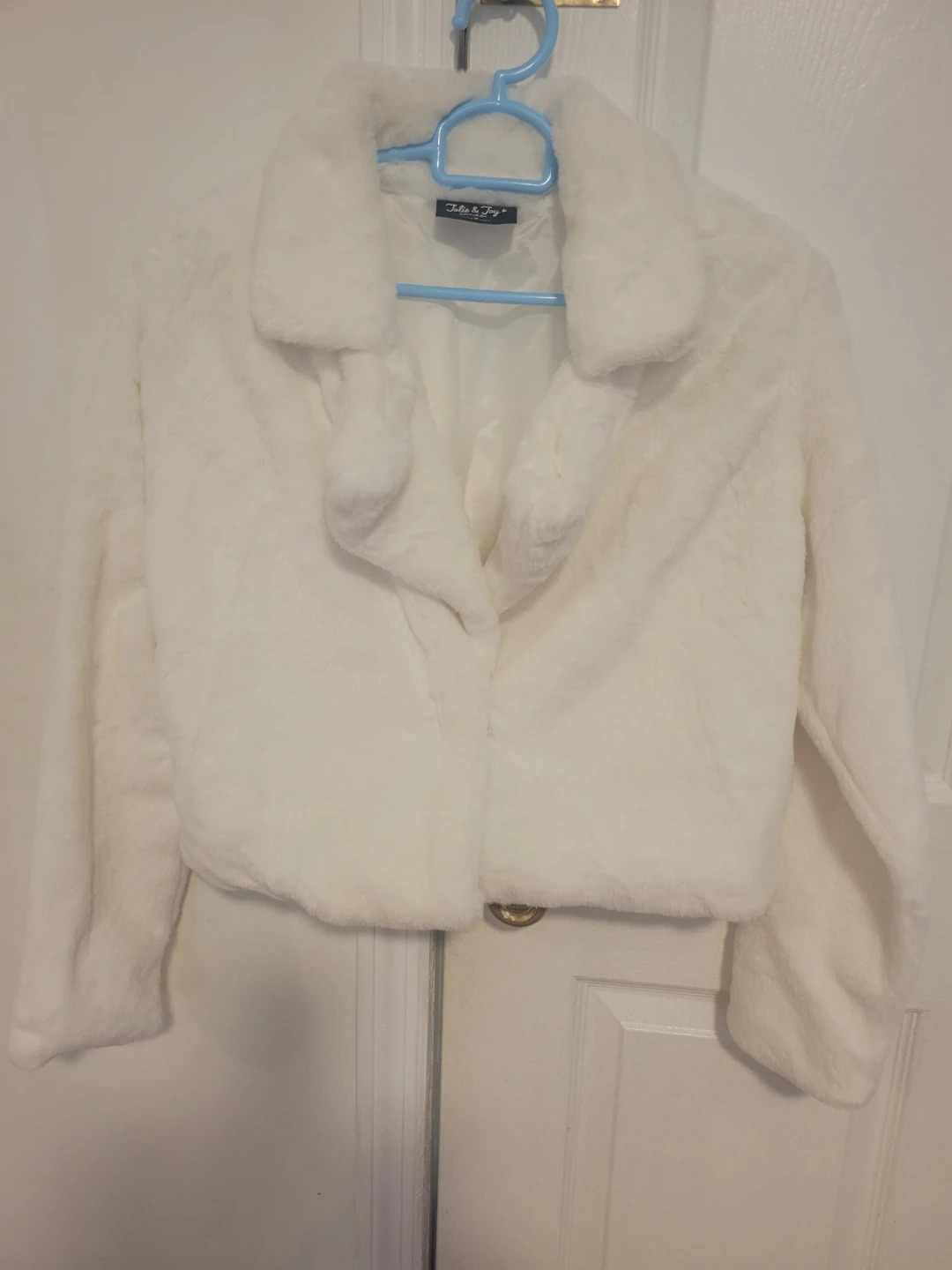 Jolie & Joy White Faux Fur Jacket Size Medium - photo 3