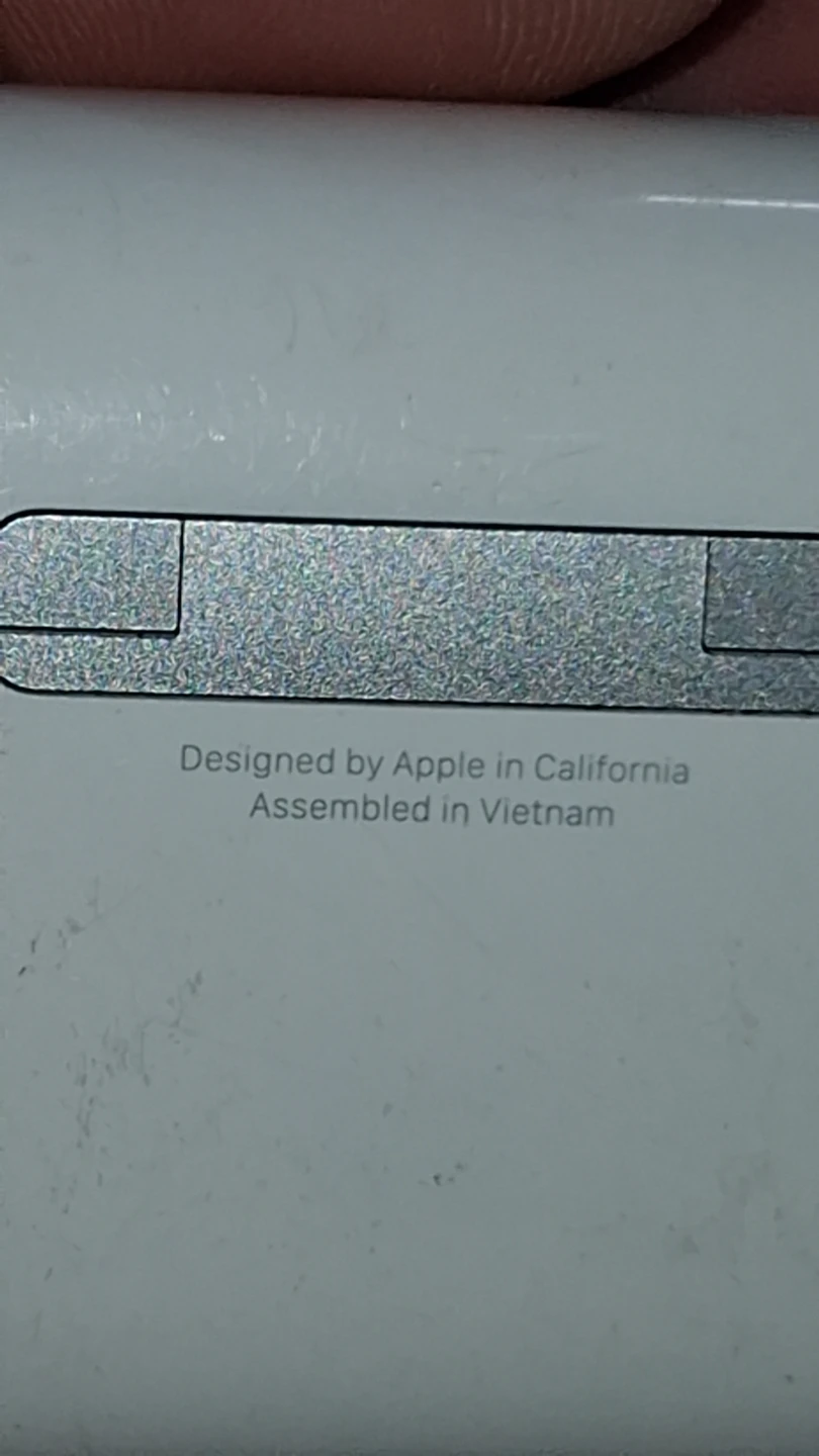 Apple AirPods Pro Wireless Charging Case - photo 3
