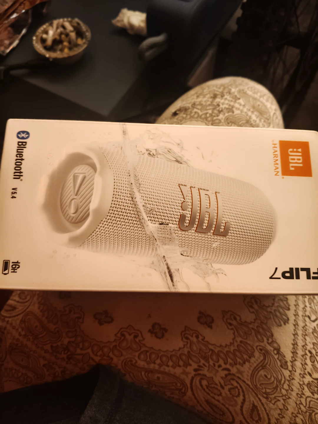 JBL Flip 7 Portable Bluetooth Speaker