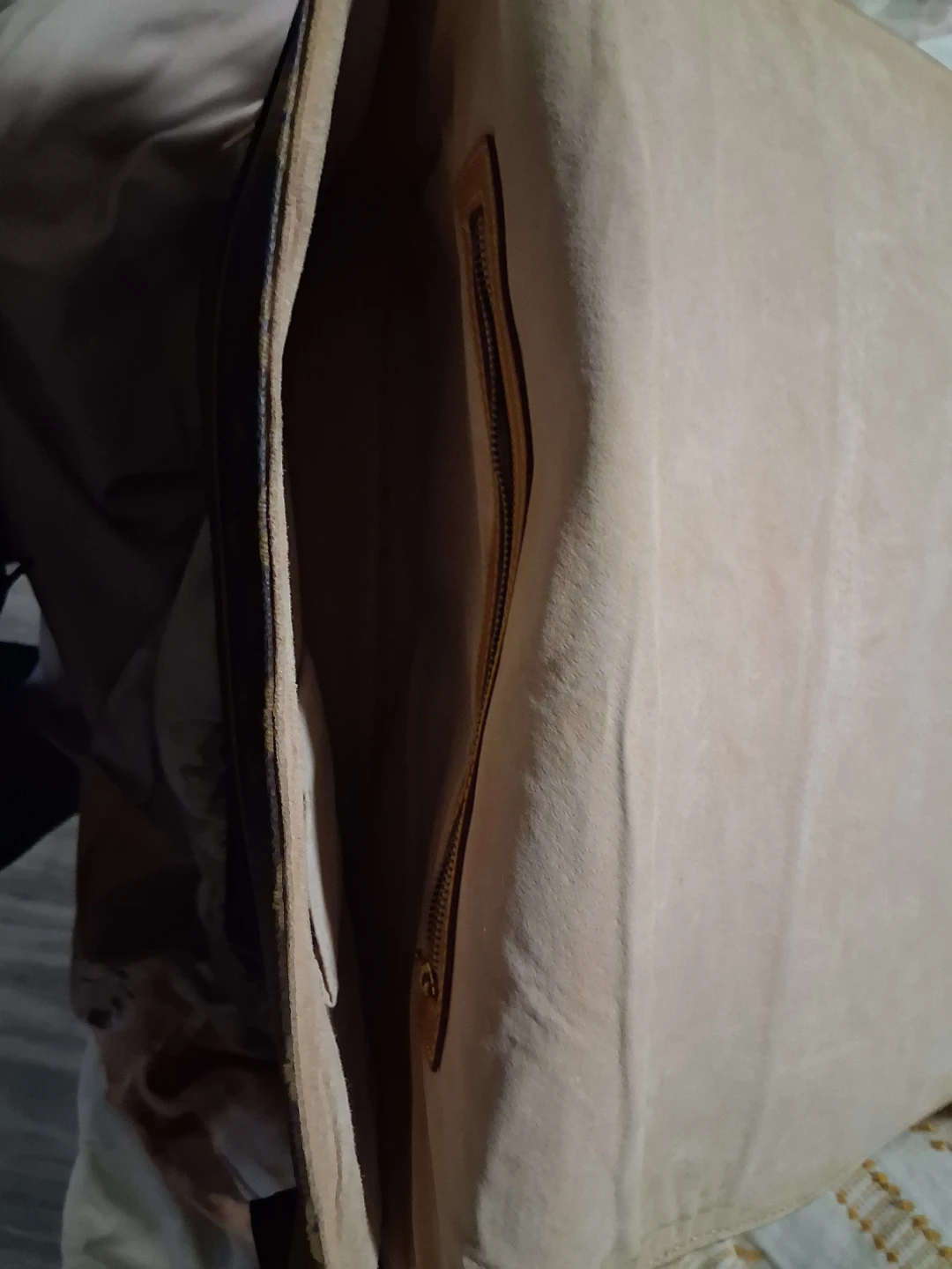 Louis Vuitton Messenger Bag - photo 4